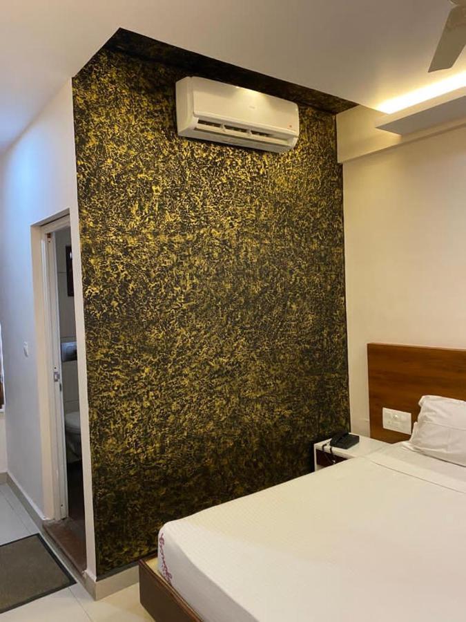 Hotel Issacs Regency Sultan Bathery Zewnętrze zdjęcie