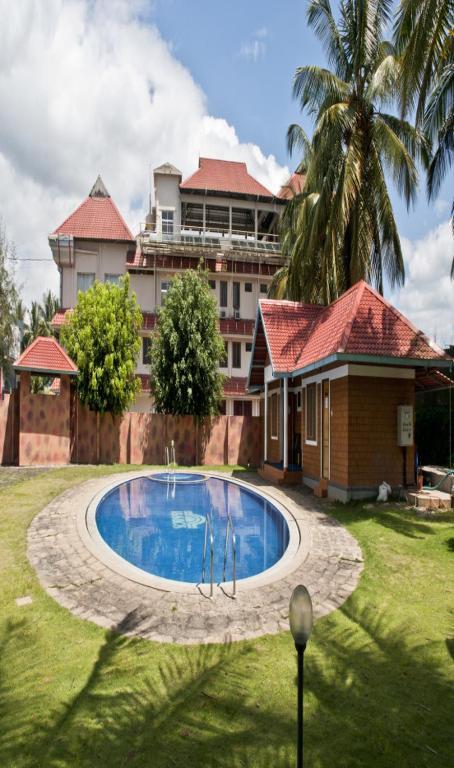 Hotel Issacs Regency Sultan Bathery Zewnętrze zdjęcie